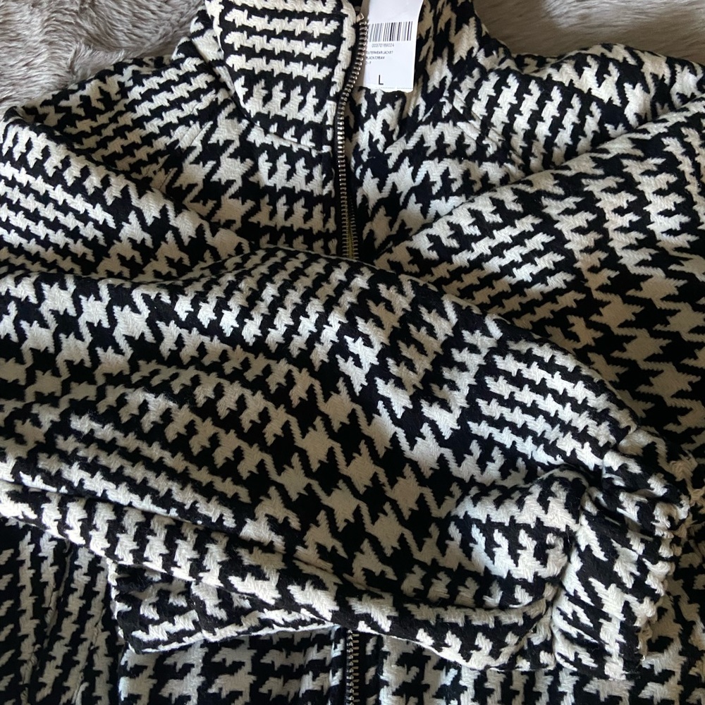 Black a white Jacket